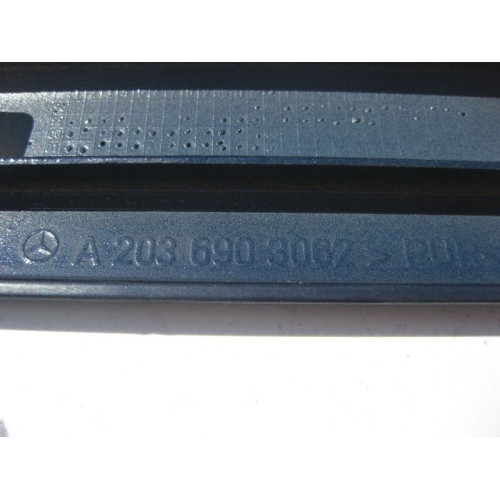 Mercedes-Benz A2036903062 Молдинг задней правой двери без хрома C-Class W203