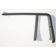 A1667371480 9051 Covering the frame of the rear right door with a sun blind GL X166