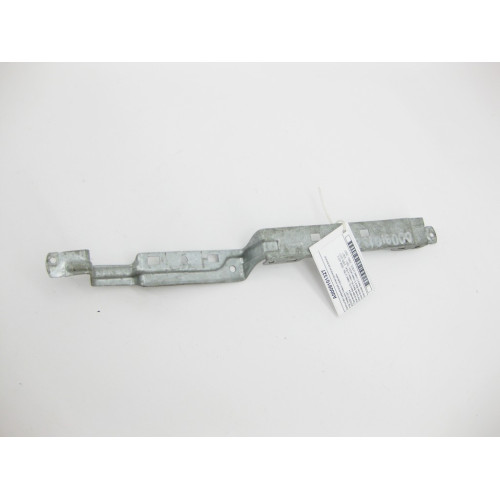 Mercedes-Benz A0009101327 Кронштейн держателей электрических разъемов под передним левым сидением GL X164 ML W164 C-Class W203 W204 E-Class W211 CLS C219
