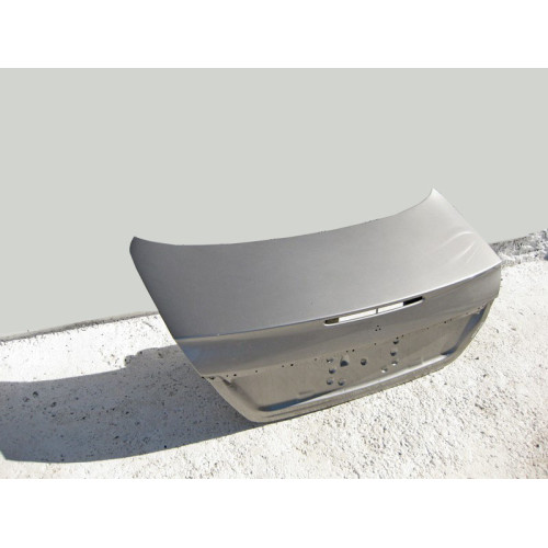 Mercedes-Benz A2117500375 Крышка багажника E-Class W211