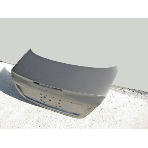Mercedes-Benz A2117500375 Крышка багажника E-Class W211
