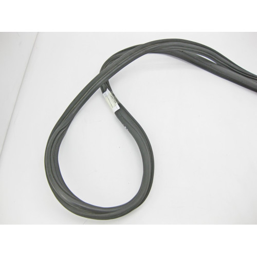 VAG 1J0827705A Уплотнительная резинка крышки багажника VW Golf 4