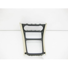 A1766807200 8L36 Decorative insert in the armrest under the climate control unit and cup holders CLA Shooting Brake X117 CLA C117 GLA X156 A-class W1