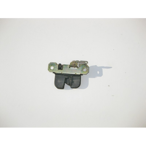 VAG 3B9827505 Замок крышки багажника VW Passat B5