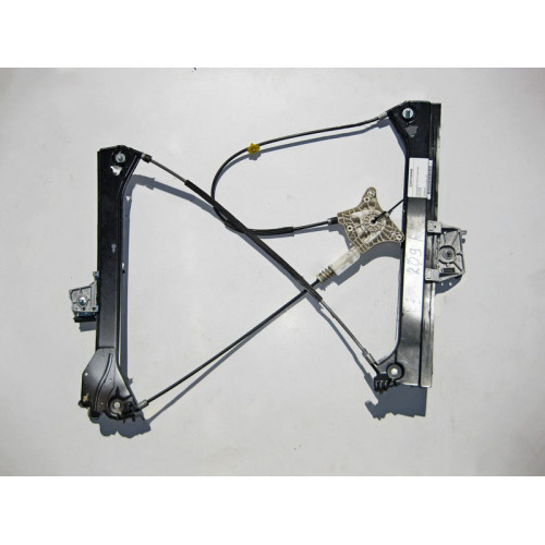 Mercedes-Benz A2097200846 Стеклоподъемник правой двери CLK C209