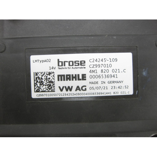 VAG 4M1820021C Вентилятор печки
