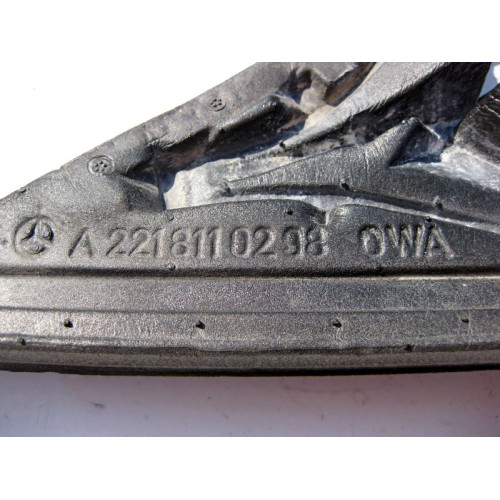 Mercedes-Benz A2218110298 Уплотнитель правого зеркала S-Class W221