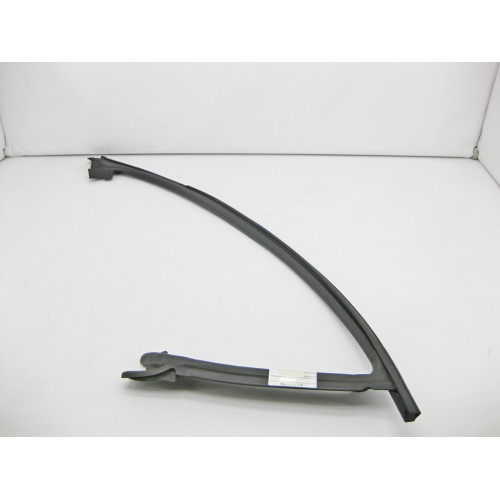 Mercedes-Benz A2197200154 Уплотнительная резинка сверху передней левой двери CLS C219