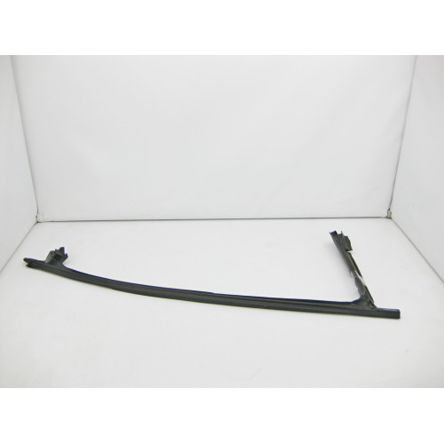 Mercedes-Benz A2197200154 Уплотнительная резинка сверху передней левой двери CLS C219