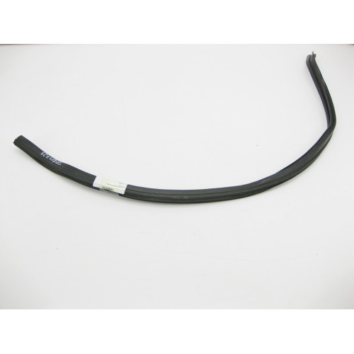 VAG 1J0823723 Уплотнитель подкапотный задний VW Bora Golf Jetta