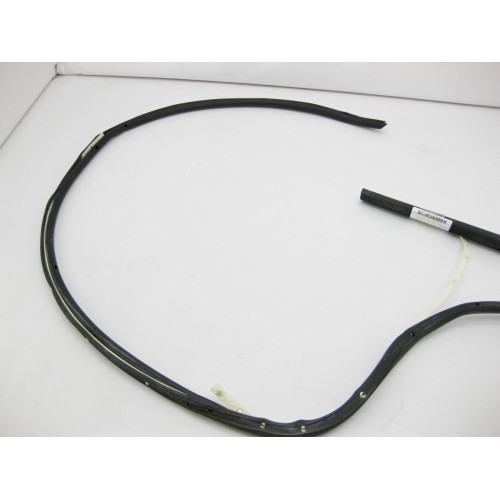 Mercedes-Benz A2097200254 Уплотнитель над правыми опускными стеклами CLK C209