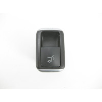 A1668707610 Кнопка открытия багажника ML/GLE W166 GLA  X156 GL/GLS X166 CLA Shooting Brake X117