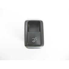 A1668707610 Кнопка открытия багажника ML/GLE W166 GLA  X156 GL/GLS X166 CLA Shooting Brake X117
