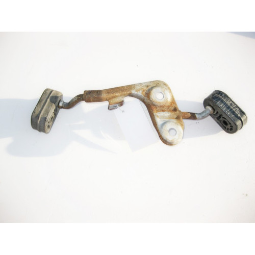 Mercedes-Benz A2044901037 Silencer bracket left C-Class W204