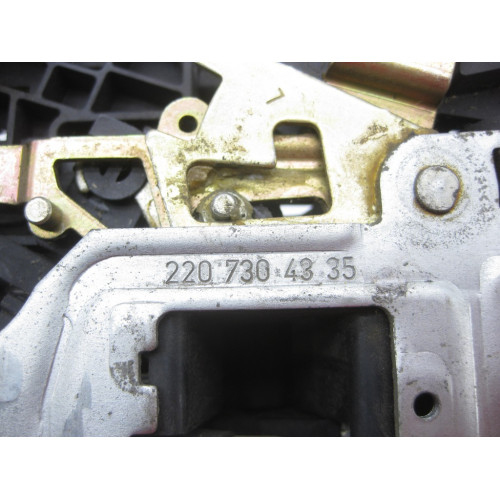 Mercedes-Benz A2207304535 Замок задней левой двери с Keyless-Go S-Class W220