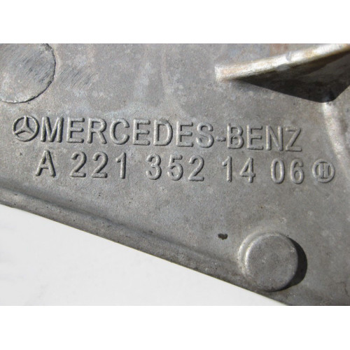 Mercedes-Benz A2213503608 Передний кронштейн заднего редуктора S-Class W221
