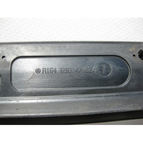Mercedes-Benz A1646904762 Уплотнительная нижняя резинка передней левой двери ML X164 GL