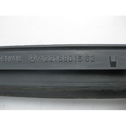 Mercedes-Benz A2216901562 Уплотнительная резинка внизу задней левой двери S-Class W221 long