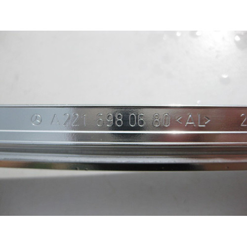 Mercedes-Benz A2216980680 Хром молдинг сверху задней правой двери S-Class W221 long