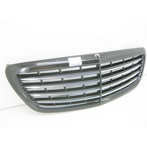 Mercedes-Benz A2228800083 Дефектная решётка радиатора S-Class W222