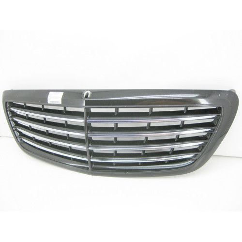 Mercedes-Benz A2228800083 Дефектная решётка радиатора S-Class W222