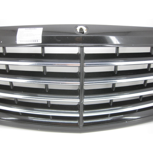 Mercedes-Benz A2228800083 Дефектная решётка радиатора S-Class W222