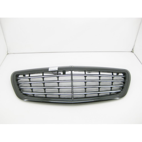 Mercedes-Benz A2228800083 Дефектная решётка радиатора S-Class W222