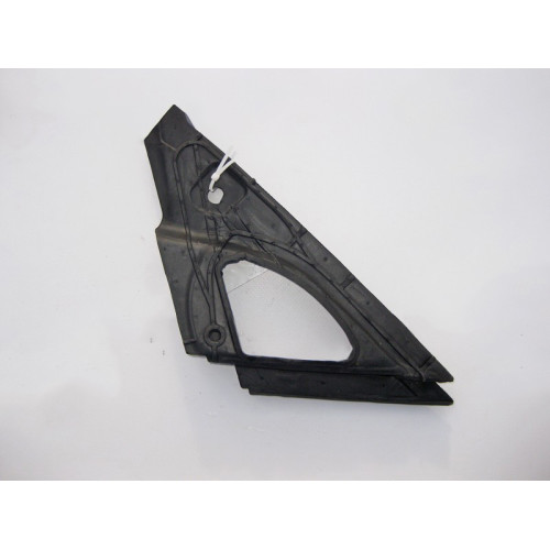 Mercedes-Benz A2058111600 Уплотнение треугольника правого зеркала C-Class W205