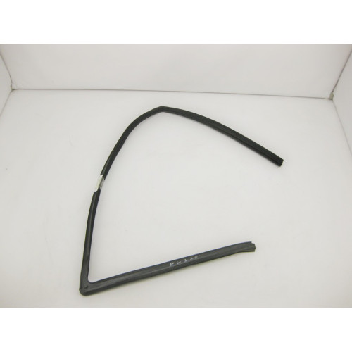 Mercedes-Benz A2207251125 Уплотнитель опускного стекла передней левой двери S-Class W220