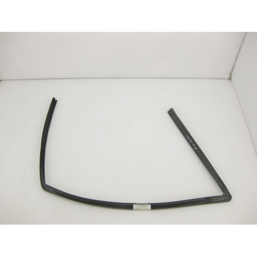Mercedes-Benz A2207251125 Уплотнитель опускного стекла передней левой двери S-Class W220