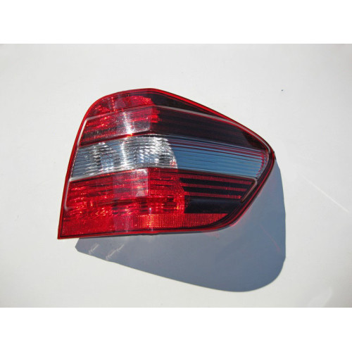Mercedes-Benz A1649061000 Фонарь задний правый ML W164