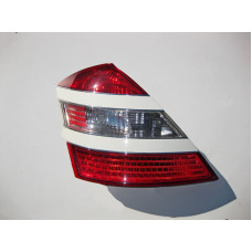 A2218200366 Фонарь задний левый S-Class W221 USA до рестайл