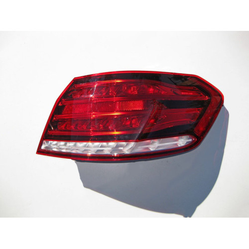 Mercedes-Benz A2129060803 Фонарь задний правый наружный E-Class W212 рестайл есть трещина!