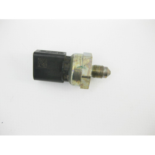 VAG 059906054L Датчик давления в топливопроводе A6, Q8, A7, A8, A5, A4, Q7, Q5, A5CO. Touareg
