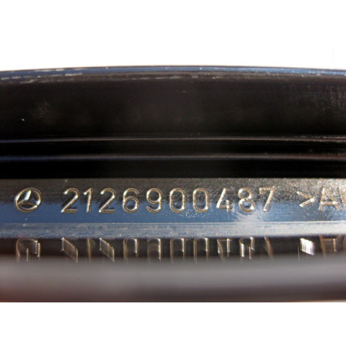 Mercedes-Benz A2126900487 Вертикальная накладка стекла задней правой двери E-Class W212