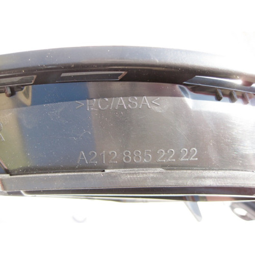 Mercedes-Benz A2128852222 Новая правая решётка в бампер E-Class W212 elegance рестайл