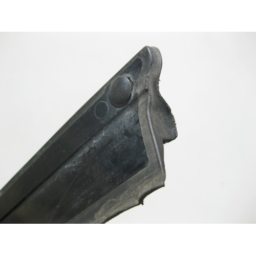 Mercedes-Benz A1646904962 Уплотнительная резинка внизу задней левой двери ML W164