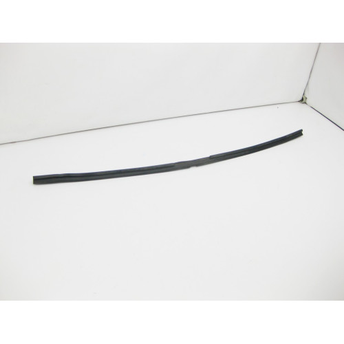 Mercedes-Benz A2228870098 Уплотнительная резинка на решетке радиатора S-Class W222