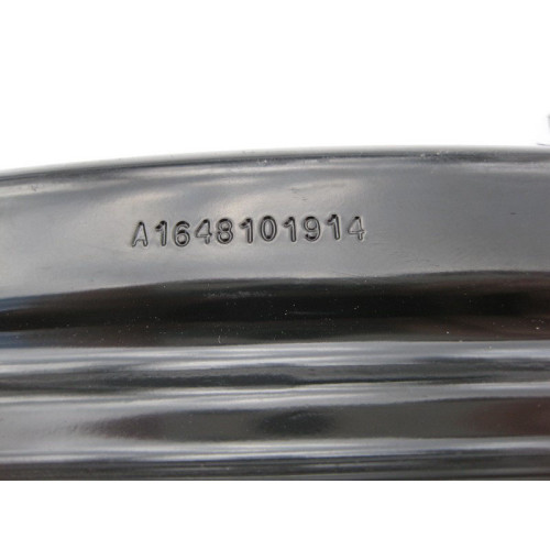 Mercedes-Benz A1648101914 Кронштейн обшивки над задней левой кузовной форточкой GL X164