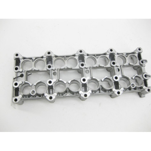 Mercedes-Benz A6110100436 R6110160504 Постель распредвалов двигателя OM628 OM646 OM611 OM629 E-class S211 E-class W211 GL X164 ML W164 C-class S203 C-class W203