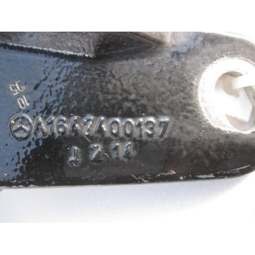 Mercedes-Benz A1647400137 Петля крышки двери багажника левая ML W164