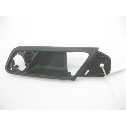 Mercedes-Benz A2517660364 9051 Накладка черная на внутреннею ручку открытия задней левой двери R-class short W251 R-class long V251
