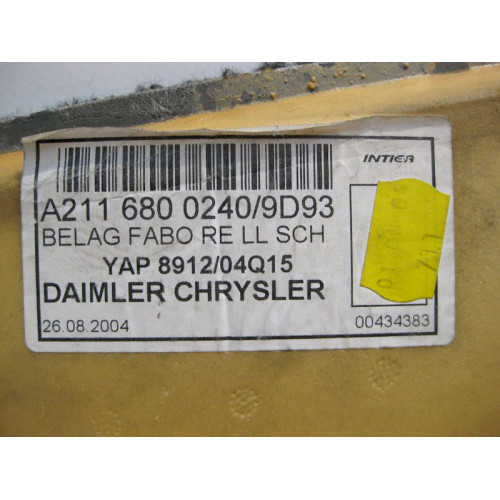 Mercedes-Benz A2116800240 9D93 Ковёр салона чёрный передний правый E-Class W211