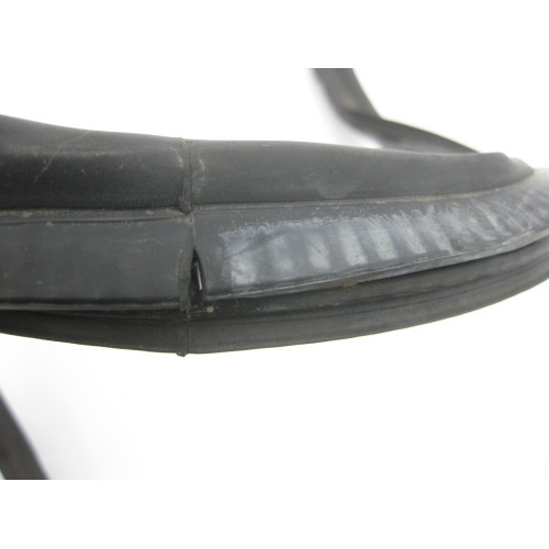 Mercedes-Benz A2117401178 Уплотнительная резинка крышки багажника E-Class S211 универсал