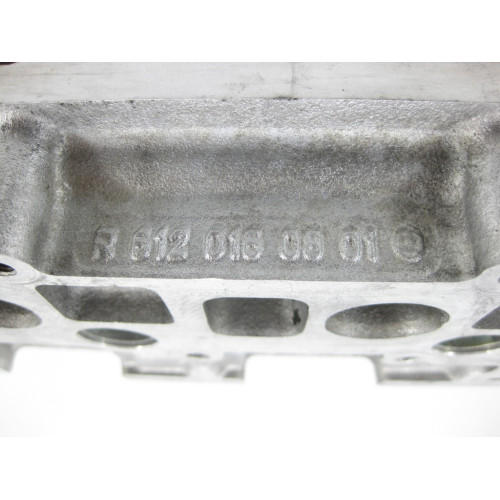 Mercedes-Benz A6120102020 R6120160801 Головка блока цилиндров без клапанов для двигателя OM612