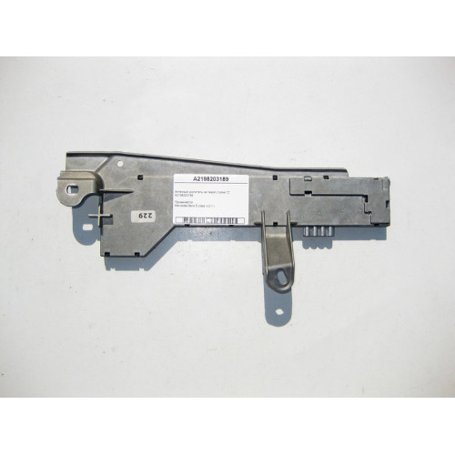 Mercedes-Benz A2198203189 Antenna amplifier on the left "C" pillar CLS C219