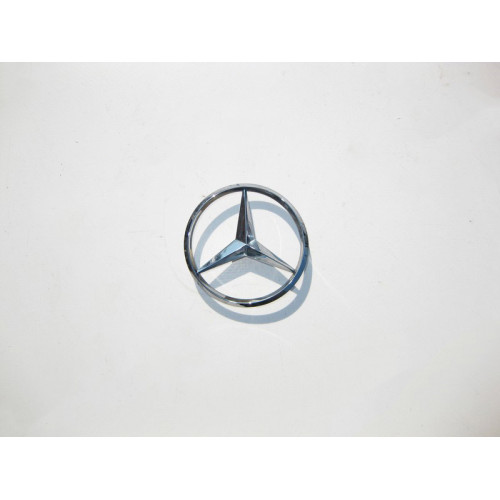 Mercedes-Benz A2197580058 Значок - эмблема "Mercedes-Benz" на крышку багажника CLS C219