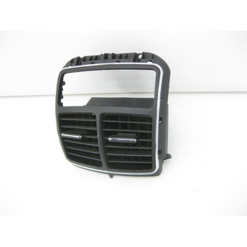 Mercedes-Benz A2198310360 Вентиляционный дефлектор в центральную консоль для задних пассажиров CLS C219