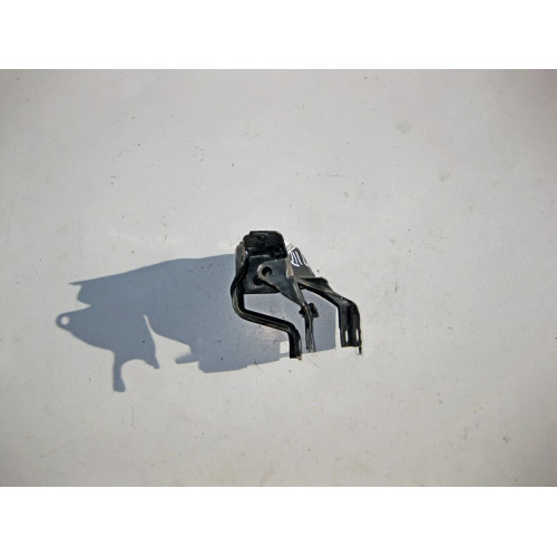 Mercedes-Benz A2116205331 Кронштейн левой фары на усилителе бампера E-class S211 E-class W211