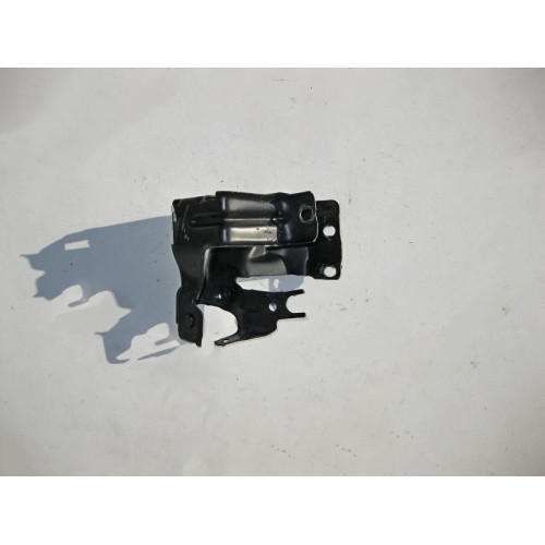 Mercedes-Benz A2116205431 Кронштейн правой фары на усилителе бампера E-class S211 E-class W211